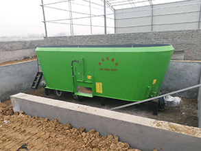 內蒙某公司購買(mǎi)固定式TMR攪拌機 內蒙某公司購買(mǎi)固定式TMR攪拌機