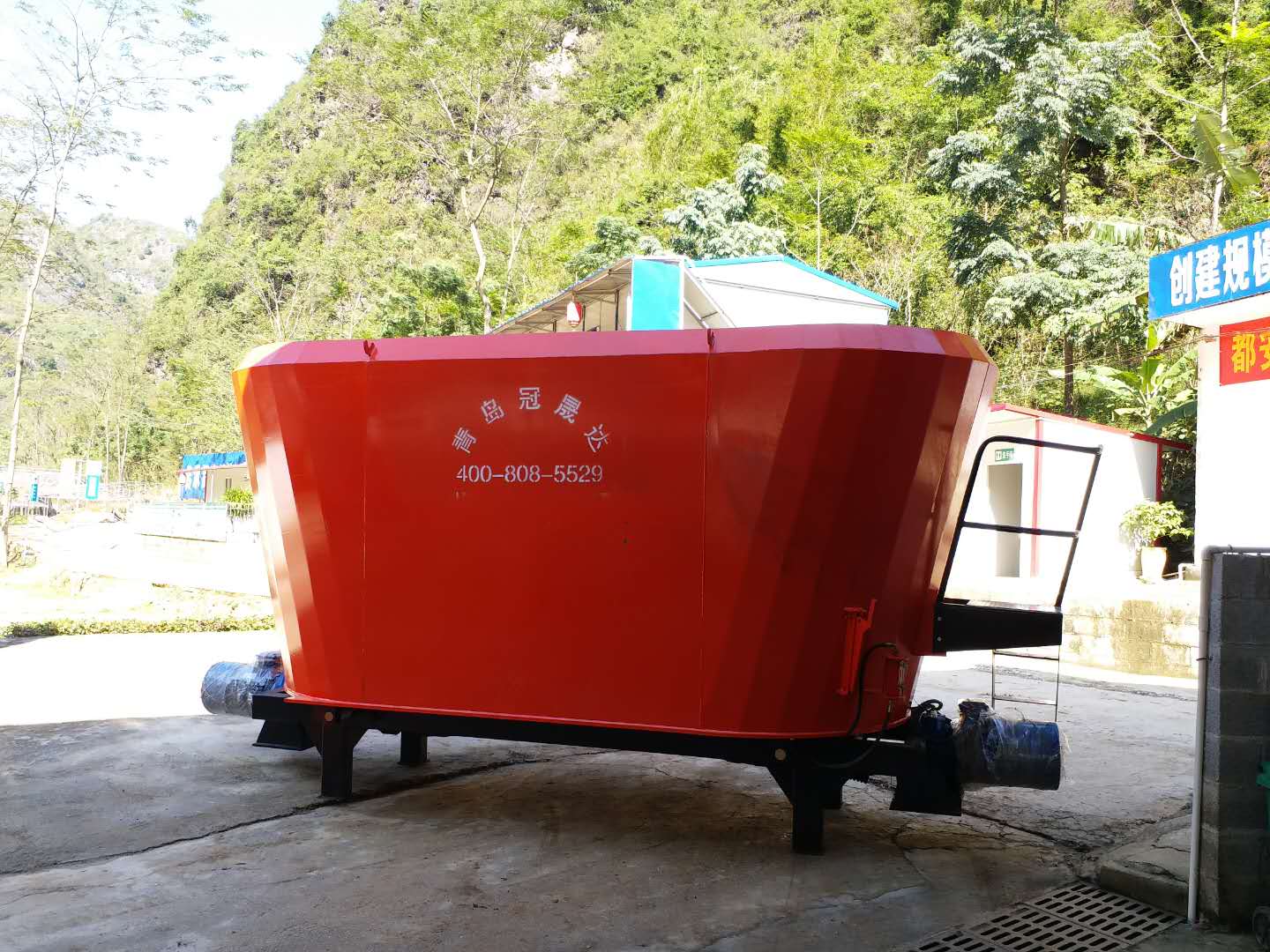 河南某公司購買(mǎi)固定式TMR攪拌機 河南某公司購買(mǎi)固定式TMR攪拌機