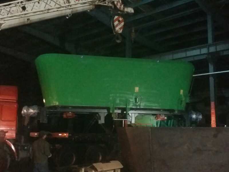 內蒙古某公司購買(mǎi)固定式TMR攪拌機 內蒙古某公司購買(mǎi)固定式TMR攪拌機