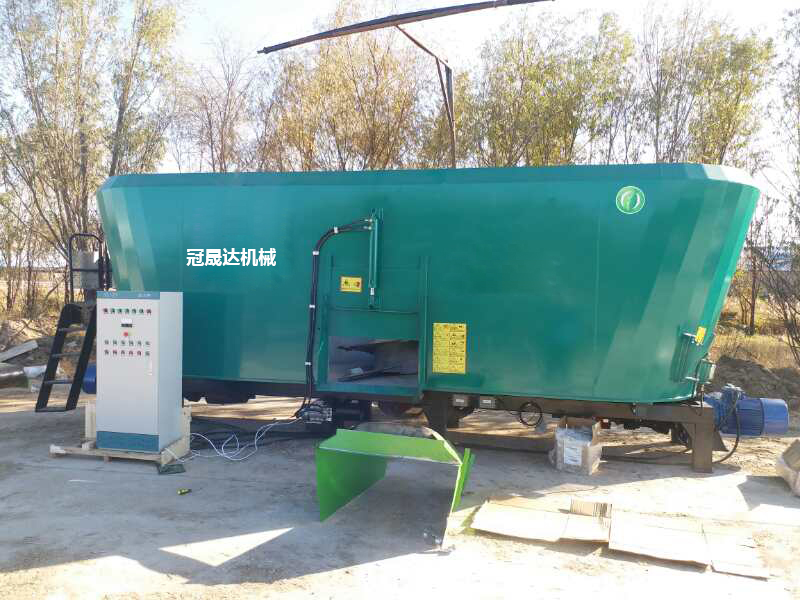 河南某公司購買(mǎi)固定式TMR攪拌機 河南某公司購買(mǎi)固定式TMR攪拌機