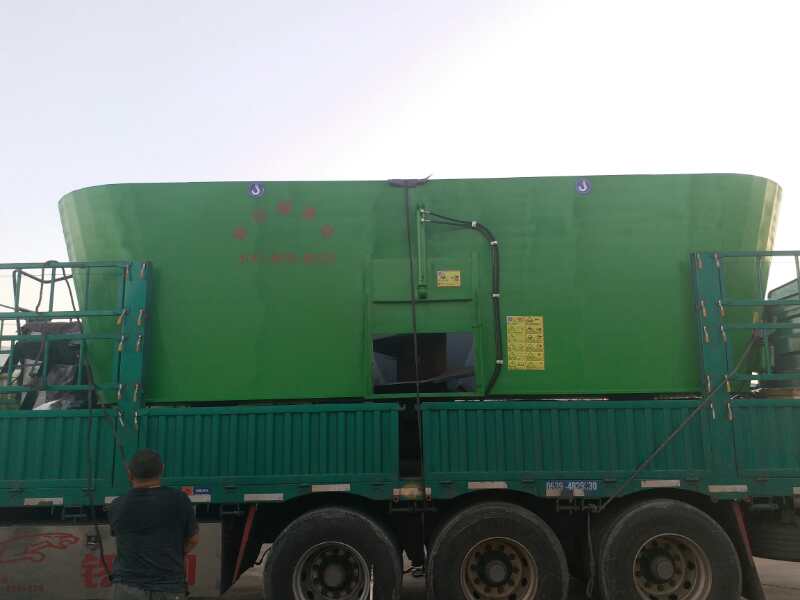 河南某公司購買(mǎi)固定式TMR攪拌機 河南某公司購買(mǎi)固定式TMR攪拌機