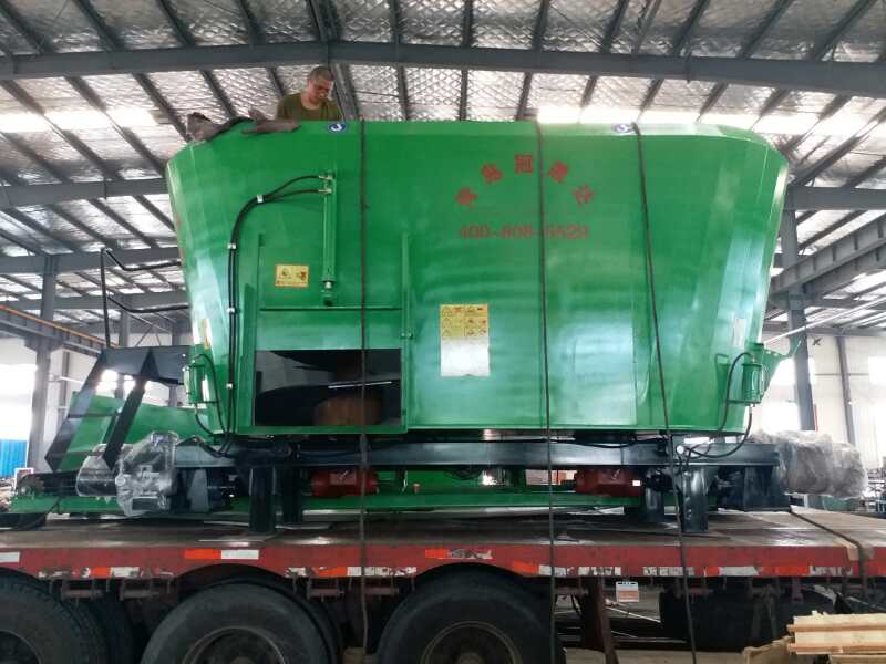 河南某公司購買(mǎi)固定式TMR攪拌機