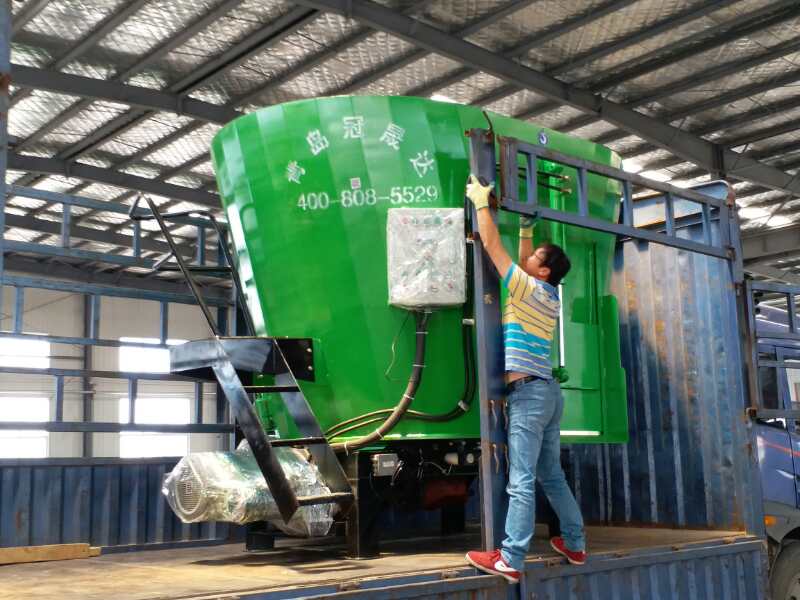 內蒙古某公司購買(mǎi)固定式TMR攪拌機 內蒙古某公司購買(mǎi)固定式TMR攪拌機