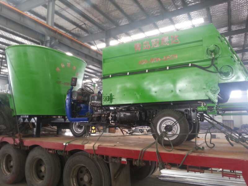 內蒙古某公司購買(mǎi)雙側撒料車(chē) 內蒙古某公司購買(mǎi)雙側撒料車(chē)