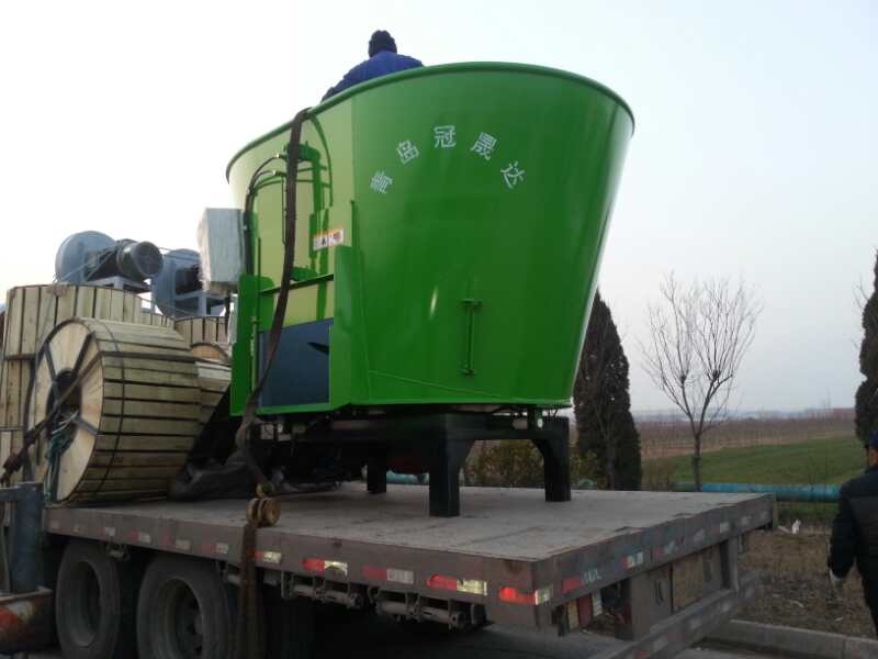 內蒙古某公司購買(mǎi)固定式TMR攪拌機 內蒙古某公司購買(mǎi)固定式TMR攪拌機